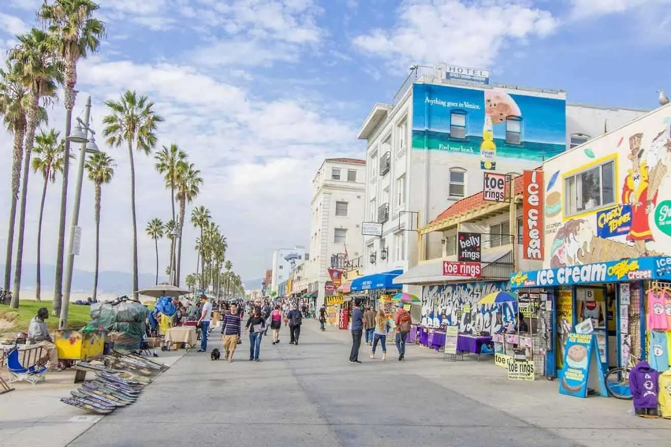 Venice Beach International Traveler Cabins Los Angeles